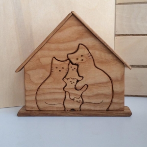 подарки из дерева - Пять котов в домике