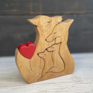 Сувенир из дерева "Семья лисичек с двумя малышами", Ольха