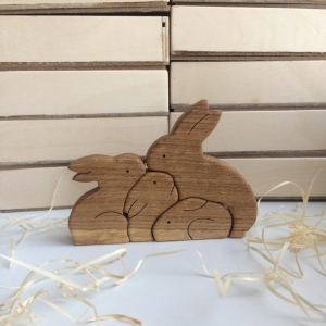 Фигурки зайцев из дерева Заячья семья с двумя зайчатами