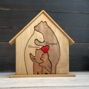 Подарки из дерева на 14 февраля Четыре медведя с сердцем в домике