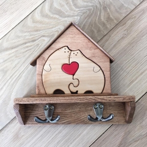 подарки из дерева - Ключница-домик "Влюбленные коты"