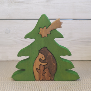 Подарки на Новый Год из дерева Четыре мишки в елке